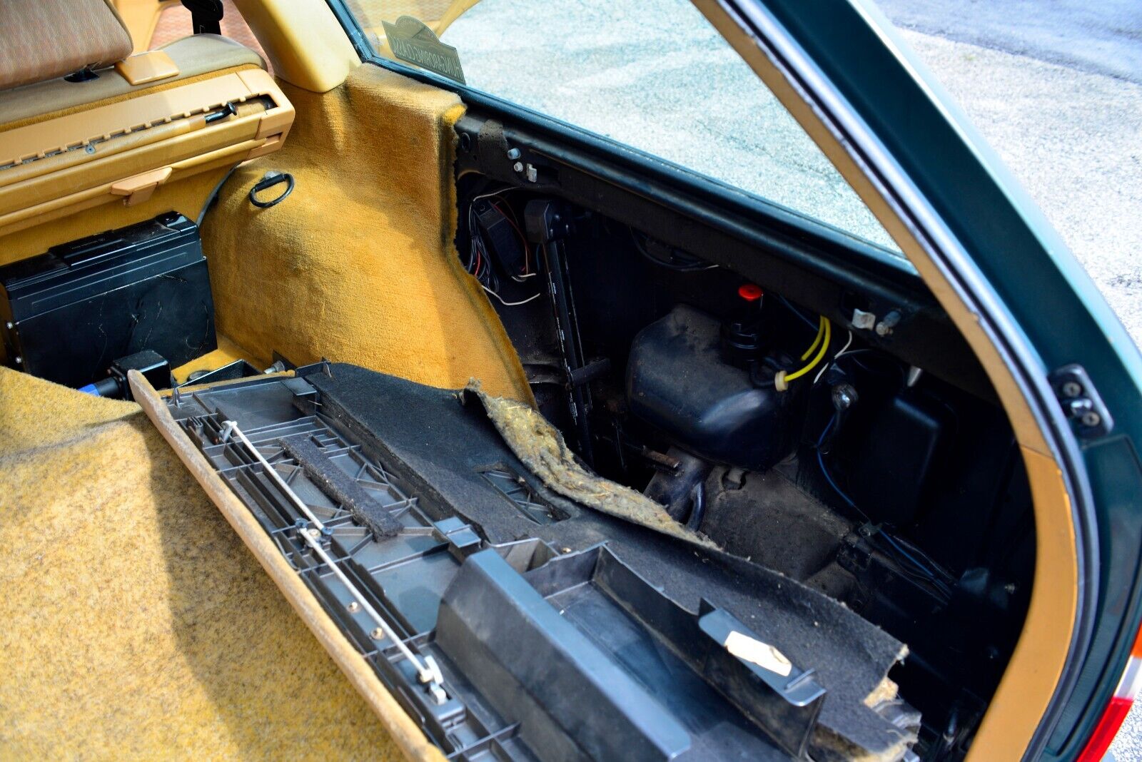 Mercedes-Benz-230-TE-1990-Wagon-27