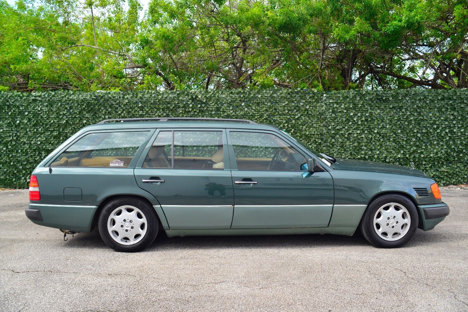 Mercedes-Benz-230-TE-1990-Wagon-3