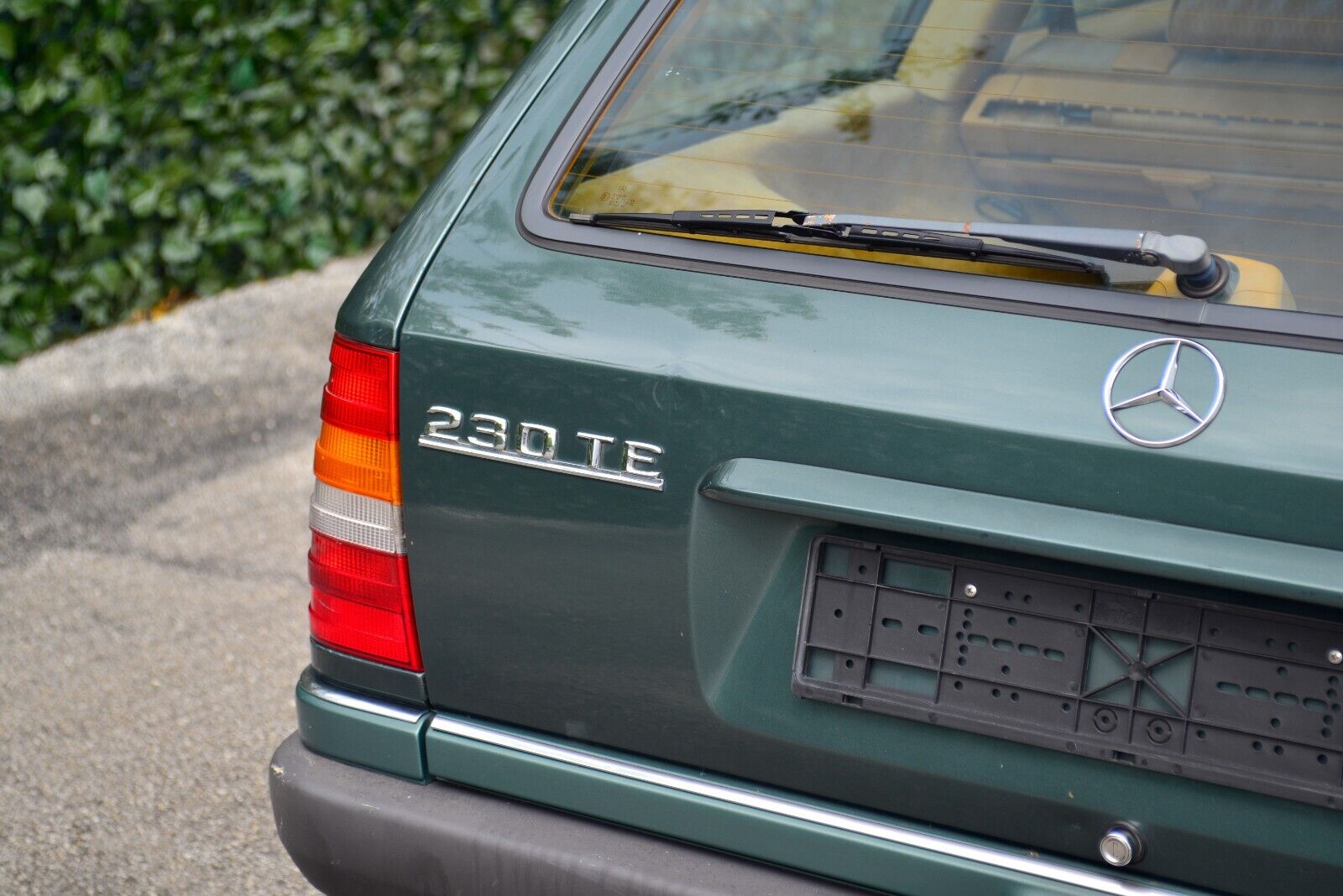 Mercedes-Benz-230-TE-1990-Wagon-35