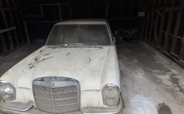 Mercedes-Benz-230S-1967-10