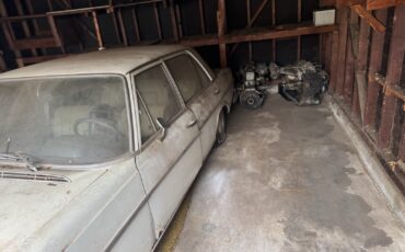 Mercedes-Benz-230S-1967-4