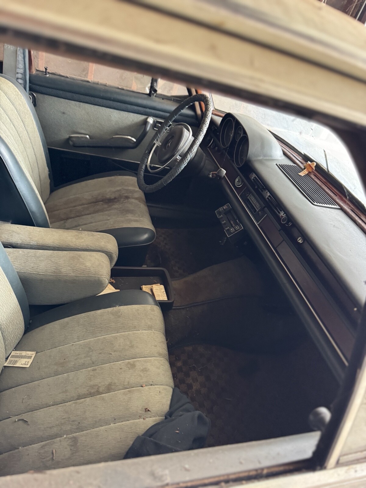 Mercedes-Benz-230S-1967-6