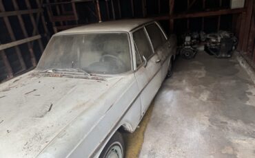 Mercedes-Benz-230S-1967-9