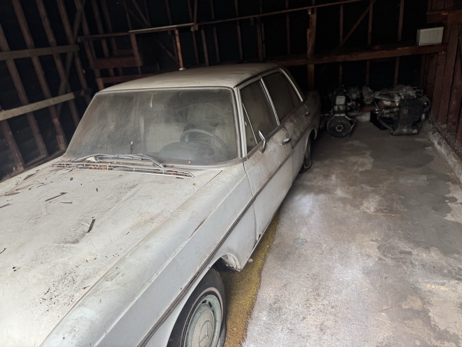 Mercedes-Benz-230S-1967-9