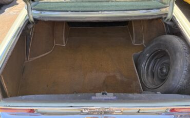 Mercedes-Benz-250-1971-Sedan-20