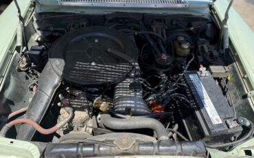 Mercedes-Benz-250-1971-Sedan-22
