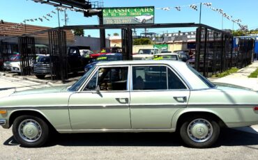 Mercedes-Benz-250-1971-Sedan