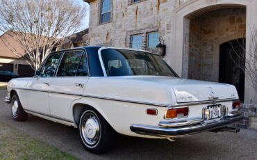 Mercedes-Benz-280SE-1972-Sedan-17