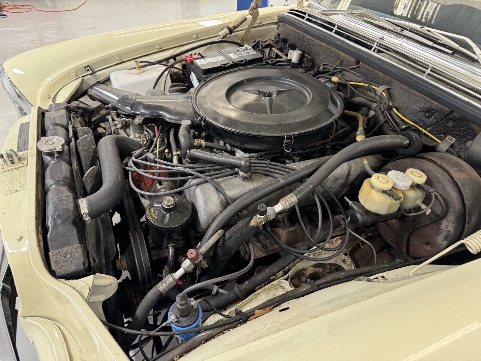 Mercedes-Benz-280SE-1972-Sedan-18
