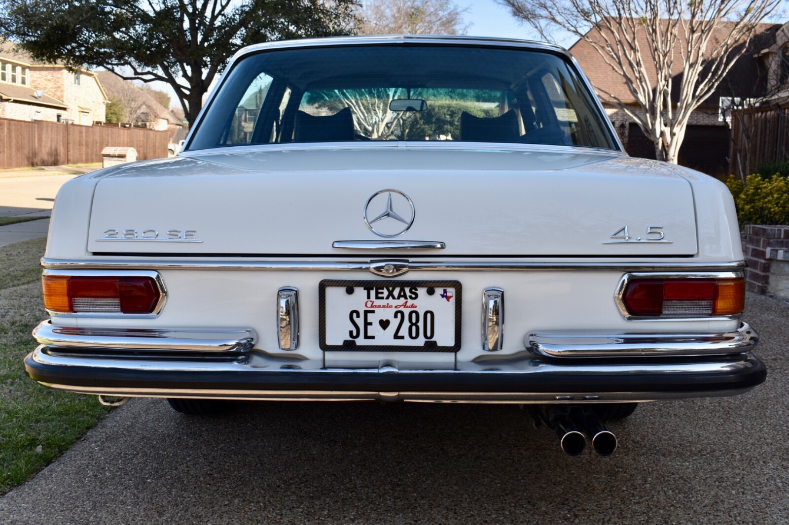 Mercedes-Benz-280SE-1972-Sedan-18