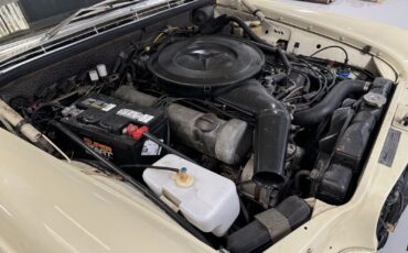 Mercedes-Benz-280SE-1972-Sedan-19