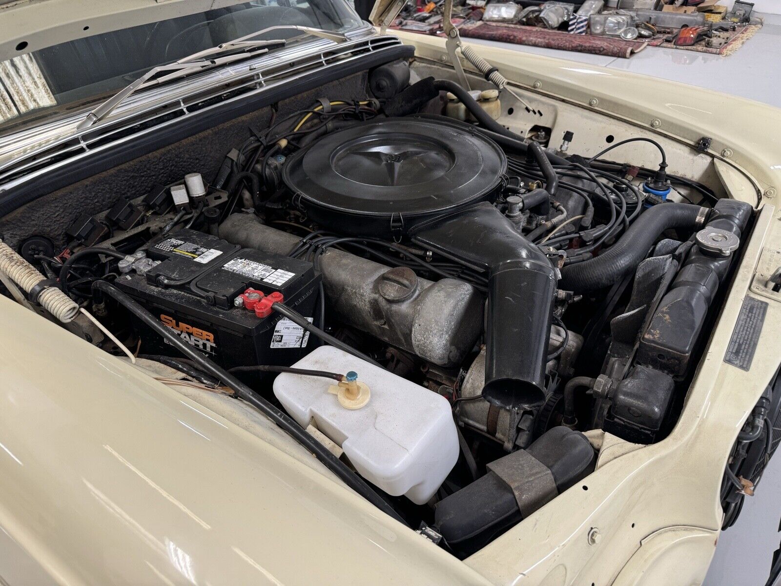 Mercedes-Benz-280SE-1972-Sedan-19