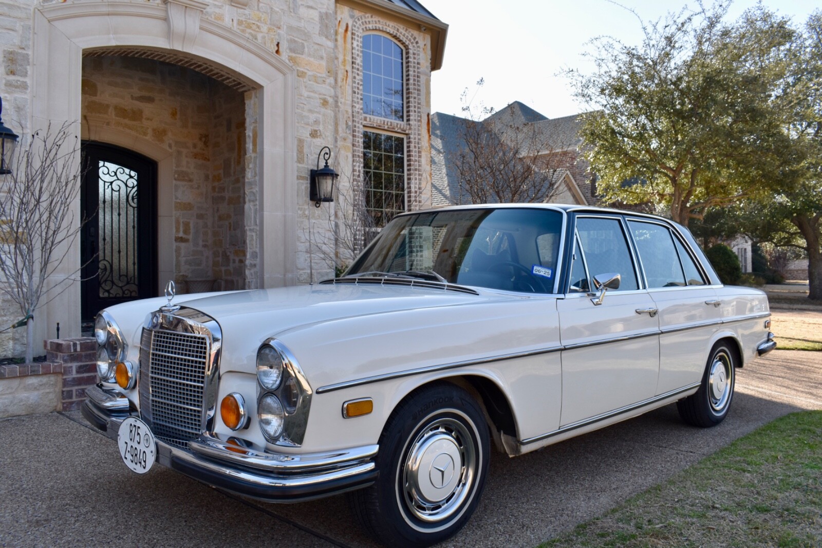 Mercedes-Benz-280SE-1972-Sedan-19