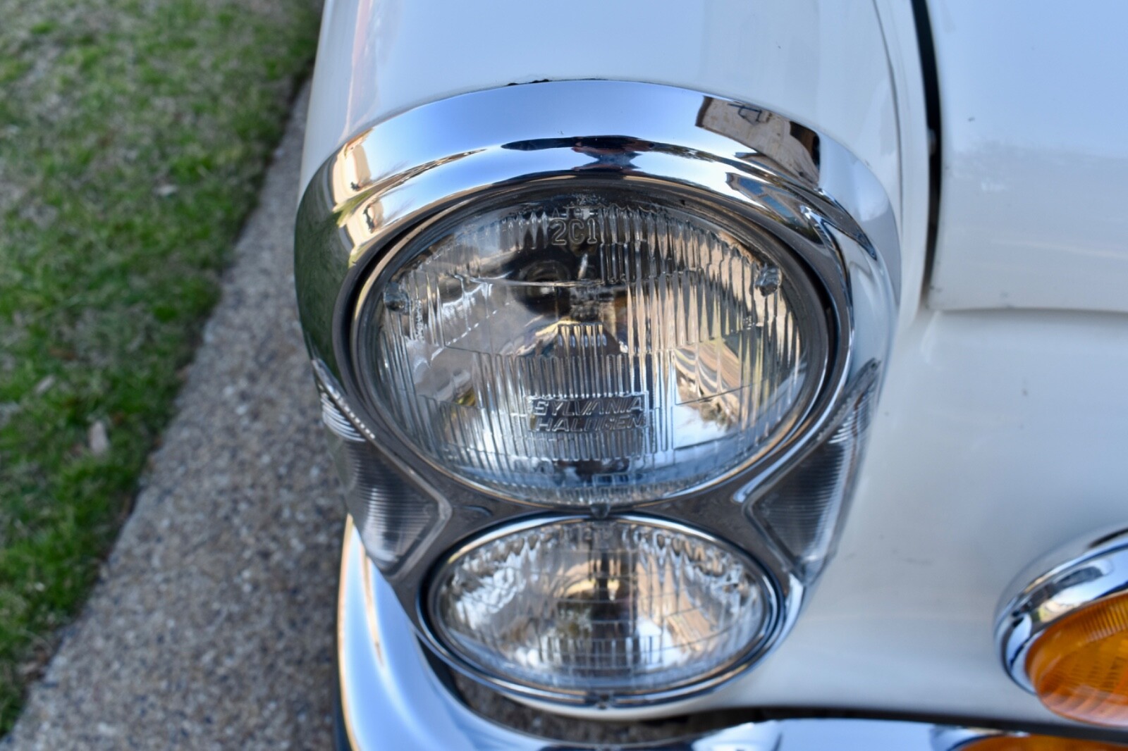 Mercedes-Benz-280SE-1972-Sedan-22