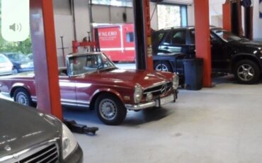 Mercedes-Benz-280SE-1972-Sedan-26