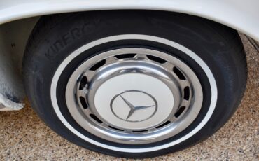 Mercedes-Benz-280SE-1972-Sedan-36