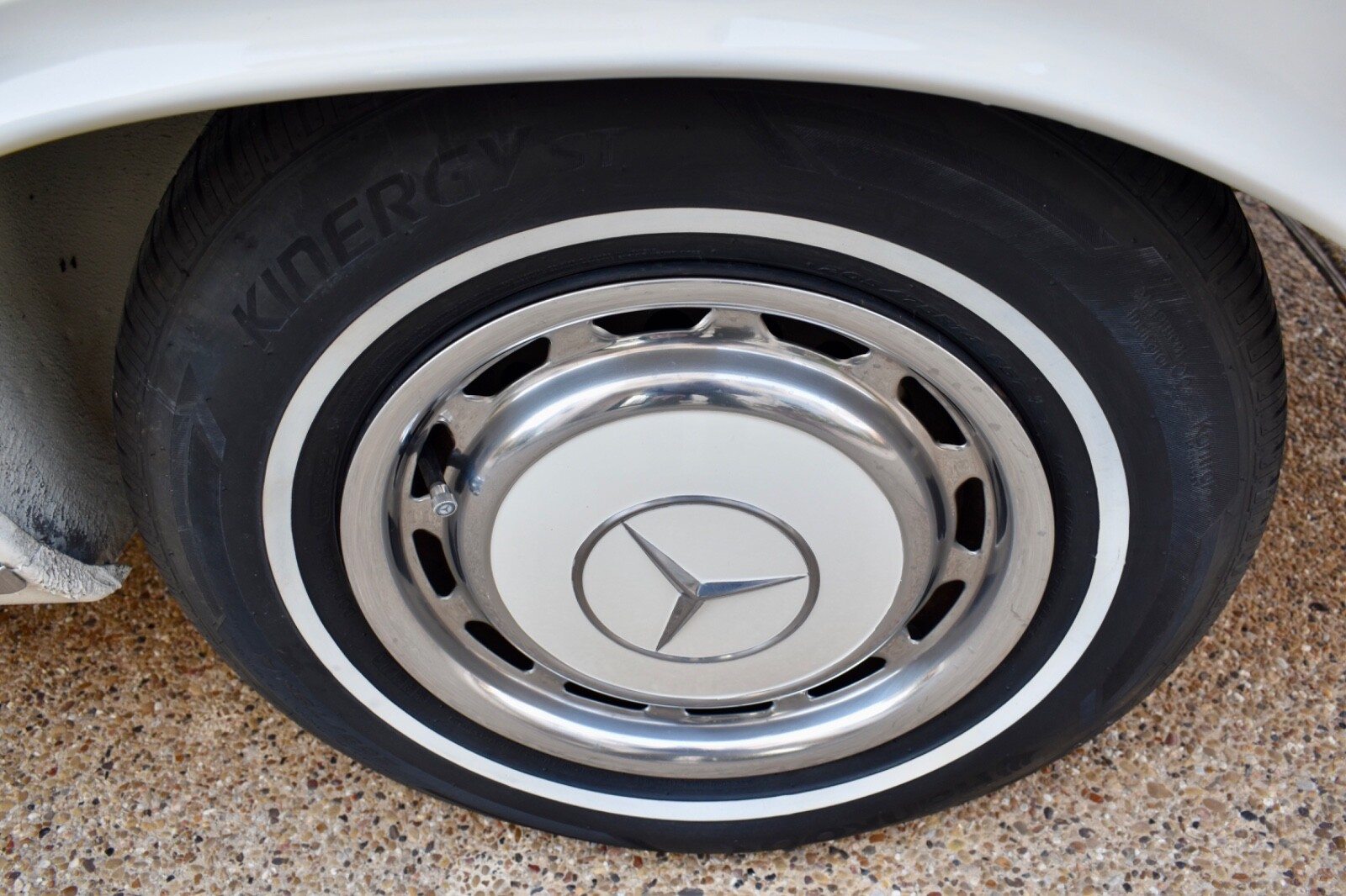 Mercedes-Benz-280SE-1972-Sedan-36