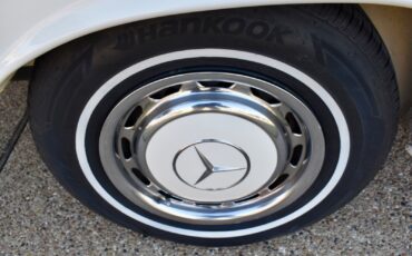 Mercedes-Benz-280SE-1972-Sedan-37