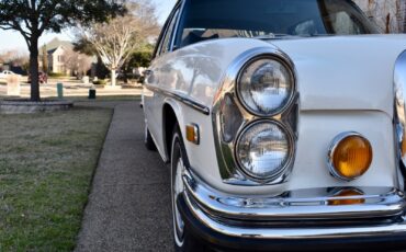 Mercedes-Benz-280SE-1972-Sedan-6