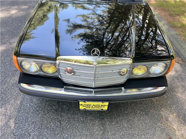 Mercedes-Benz-300-CD-Turbodiesel-1984-11