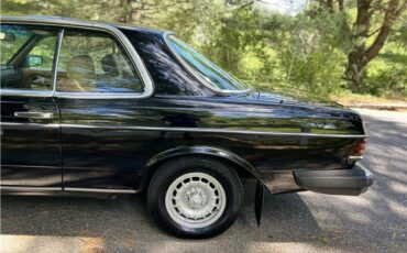 Mercedes-Benz-300-CD-Turbodiesel-1984-14