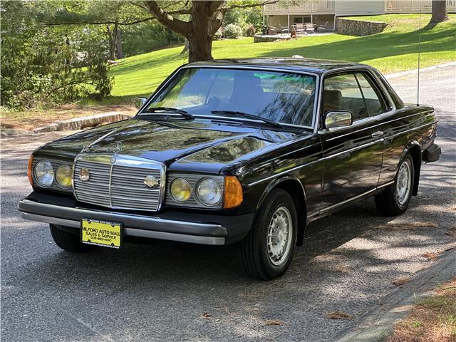 Mercedes-Benz-300-CD-Turbodiesel-1984-2