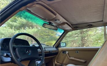 Mercedes-Benz-300-CD-Turbodiesel-1984-21