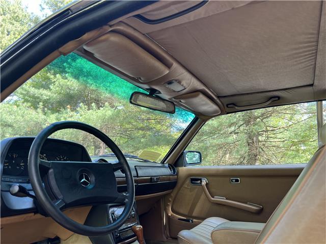 Mercedes-Benz-300-CD-Turbodiesel-1984-21