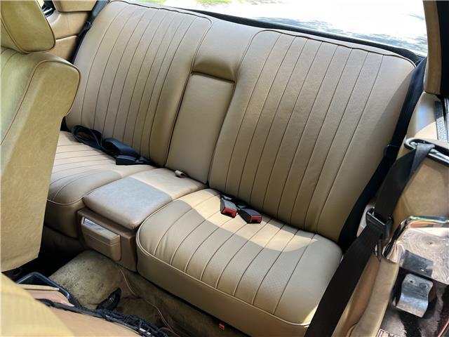 Mercedes-Benz-300-CD-Turbodiesel-1984-24