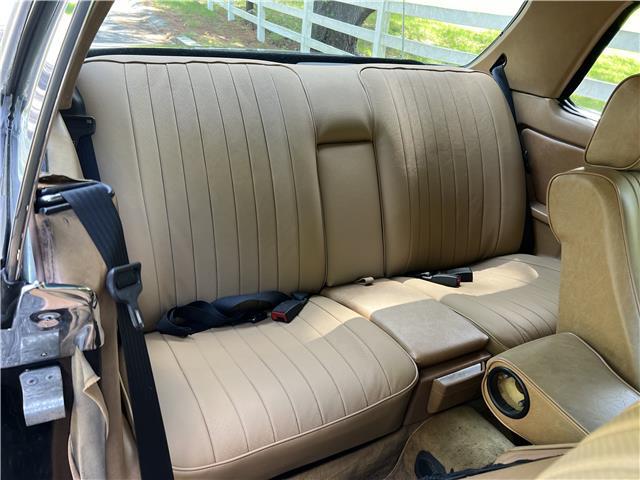 Mercedes-Benz-300-CD-Turbodiesel-1984-33
