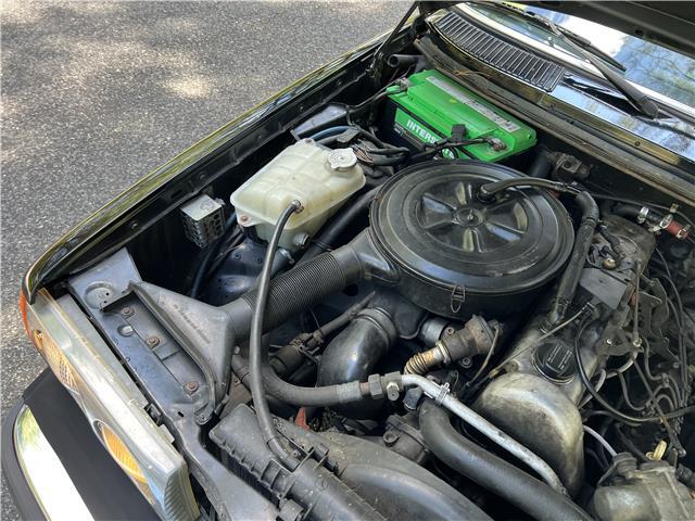 Mercedes-Benz-300-CD-Turbodiesel-1984-37