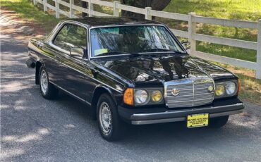 Mercedes-Benz-300-CD-Turbodiesel-1984-4
