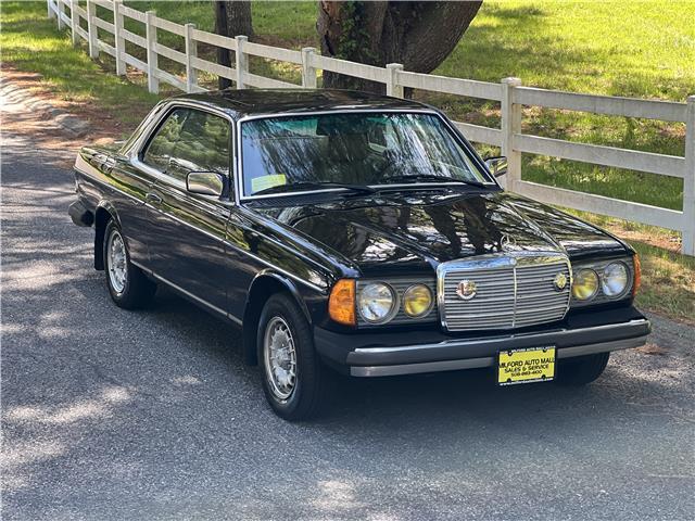 Mercedes-Benz-300-CD-Turbodiesel-1984-4