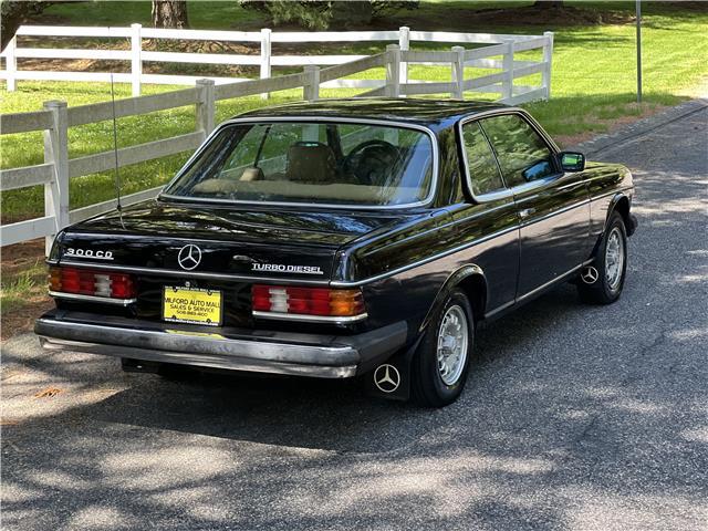 Mercedes-Benz-300-CD-Turbodiesel-1984-6