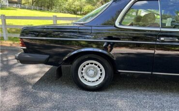 Mercedes-Benz-300-CD-Turbodiesel-1984-9