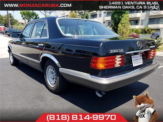 Mercedes-Benz-300-SD-Diesel-1985-Sedan-15