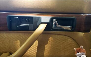Mercedes-Benz-300-SD-Diesel-1985-Sedan-18