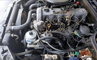 Mercedes-Benz-300-SD-Diesel-1985-Sedan-22