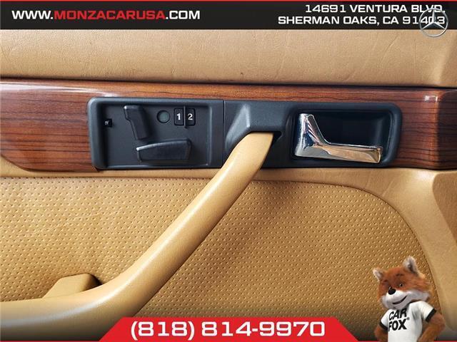 Mercedes-Benz-300-SD-Diesel-1985-Sedan-6