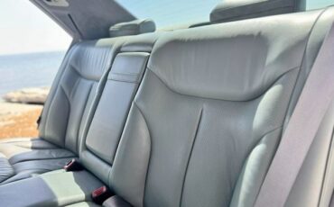 Mercedes-Benz-300-SE-1992-Sedan-16