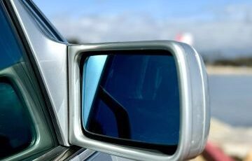 Mercedes-Benz-300-SE-1992-Sedan-25
