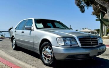 Mercedes-Benz-300-SE-1992-Sedan-3