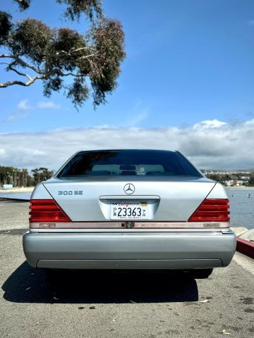 Mercedes-Benz-300-SE-1992-Sedan-4