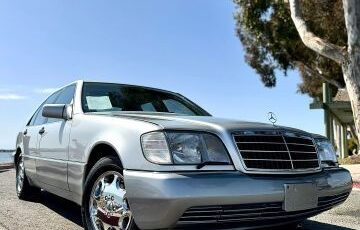 Mercedes-Benz-300-SE-1992-Sedan-5