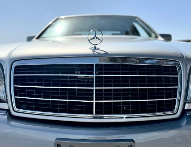 Mercedes-Benz-300-SE-1992-Sedan-8