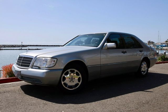 Mercedes-Benz-300-SE-1992-Sedan