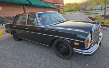 Mercedes-Benz-300-Series-1969-Sedan-1