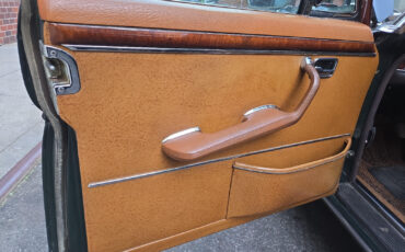 Mercedes-Benz-300-Series-1969-Sedan-12