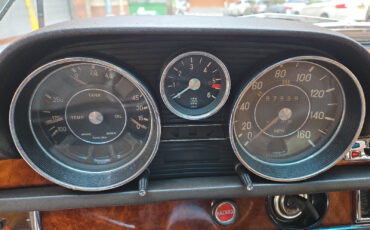 Mercedes-Benz-300-Series-1969-Sedan-19