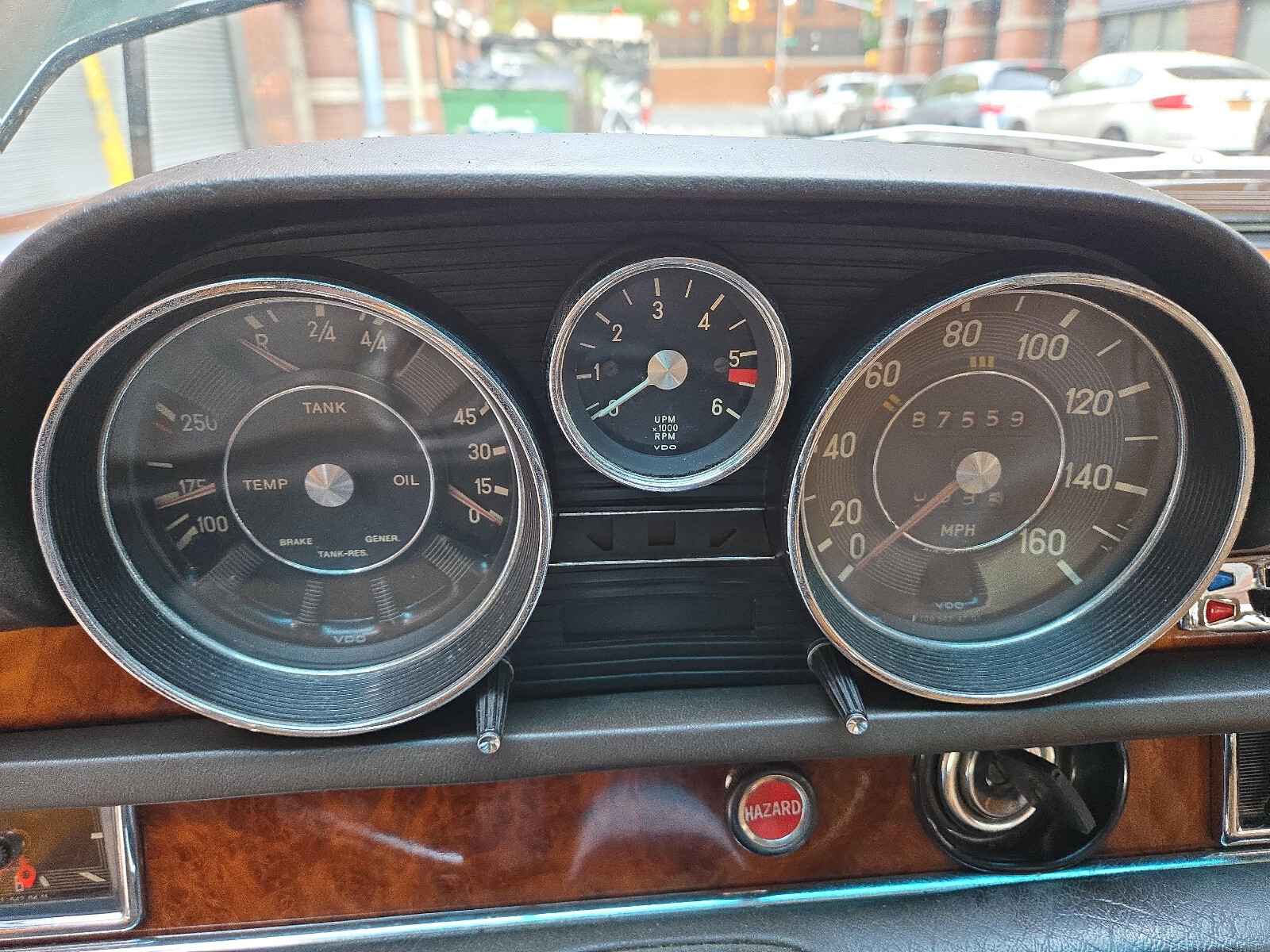Mercedes-Benz-300-Series-1969-Sedan-19